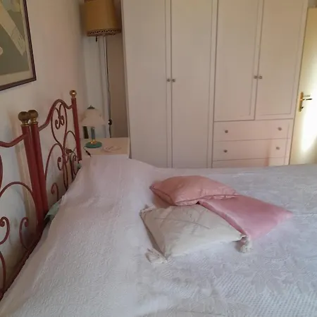 Apartment La Casa Di Paride *